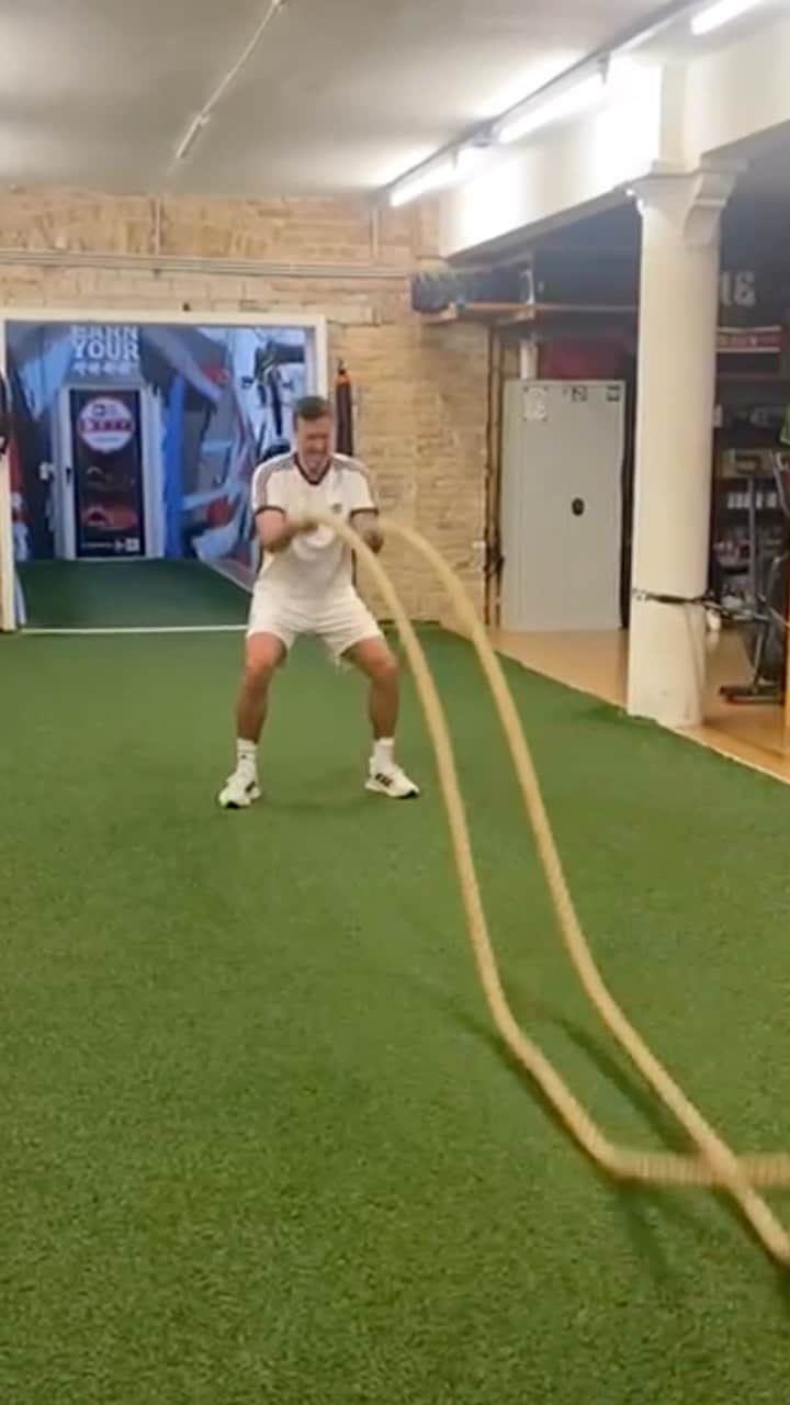 マックス・クルーゼのインスタグラム：「Rope!!! 💪🏽 @janisgloeden #wod」