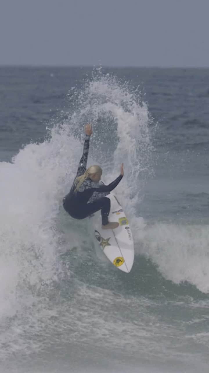 タティアナ・ウェストン・ウェブのインスタグラム：「1,2, or 3? valeu Portugal 🇵🇹🥰 até a próxima  @rockstarenergy  @andrecallado」