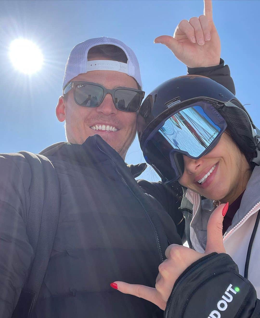 タイラー・オースティンのインスタグラム：「Everyone please help me wish my beautiful, daredevil queen a HAPPY BIRTHDAY 🎉🎂🎊🎈 31 has never looked so good ❤️❤️❤️」