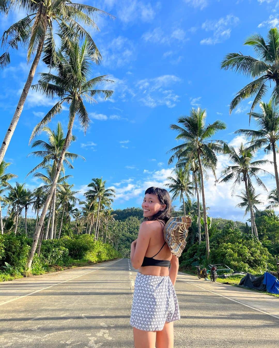 渋木さやかのインスタグラム：「🌴🌴🌴  ⠀ ⠀旅の下着はいつも水着。 なぜならすぐ乾くから✌️  ⠀ 　それだけじゃなくて可愛いくて機能性も高く ほどほどの熟女にも似合うので  @taara_clothing 選びがち。  ⠀ #渋木のオススメ #ほどほどの熟女  ⠀」
