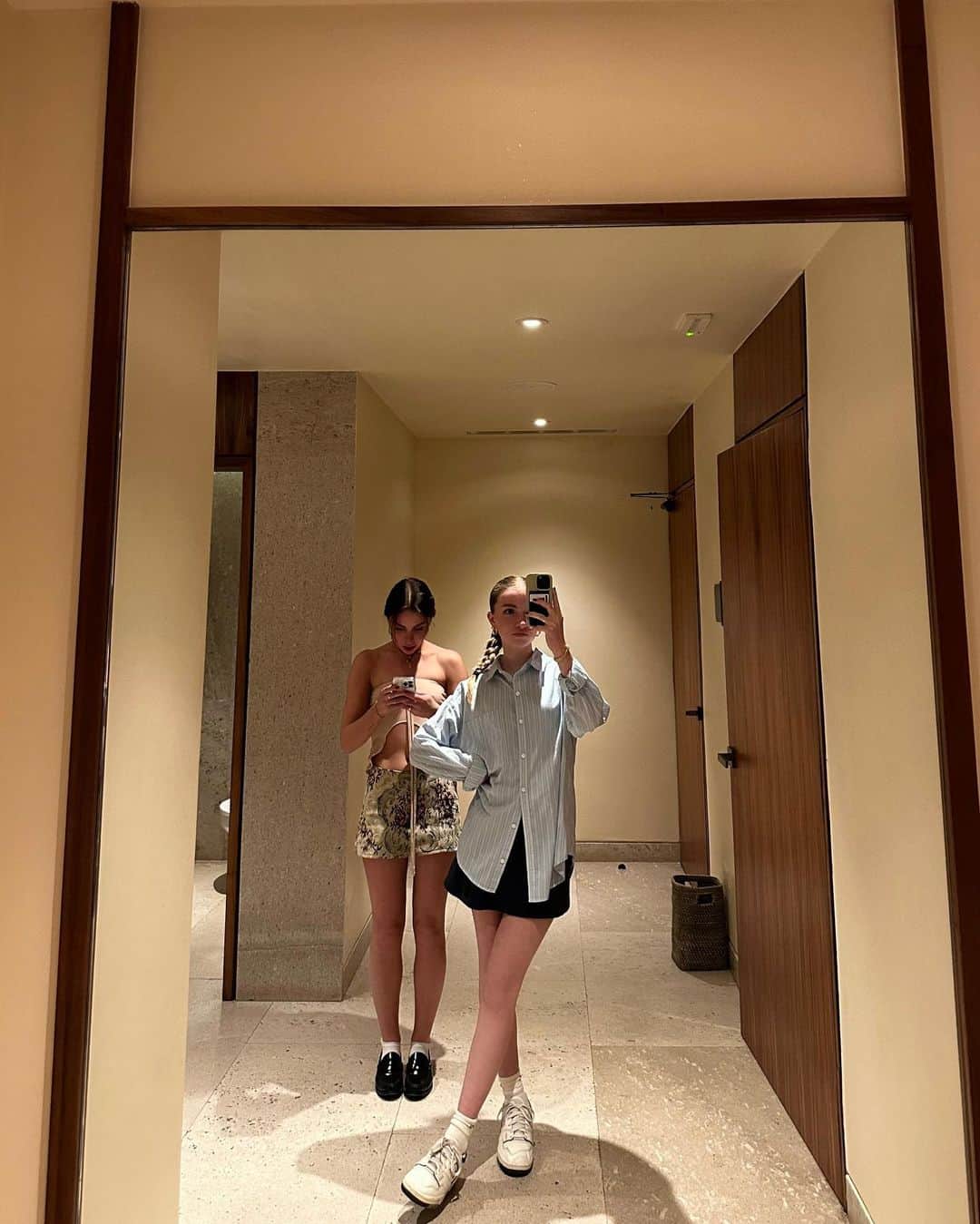 ローレン・オーランドさんのインスタグラム写真 - (ローレン・オーランドInstagram)「having a great time actually」3月17日 7時49分 - laurenorlando88