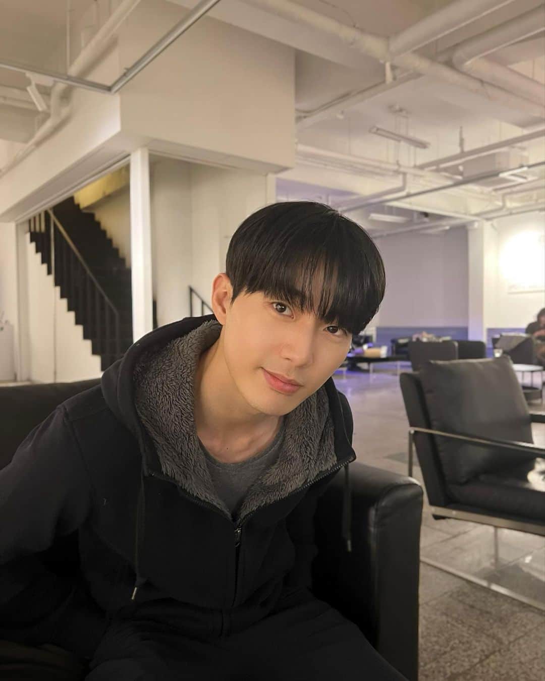Jay のインスタグラム：「오늘도 화이팅임다. 今日もファイティンです！ Fighting today too!」