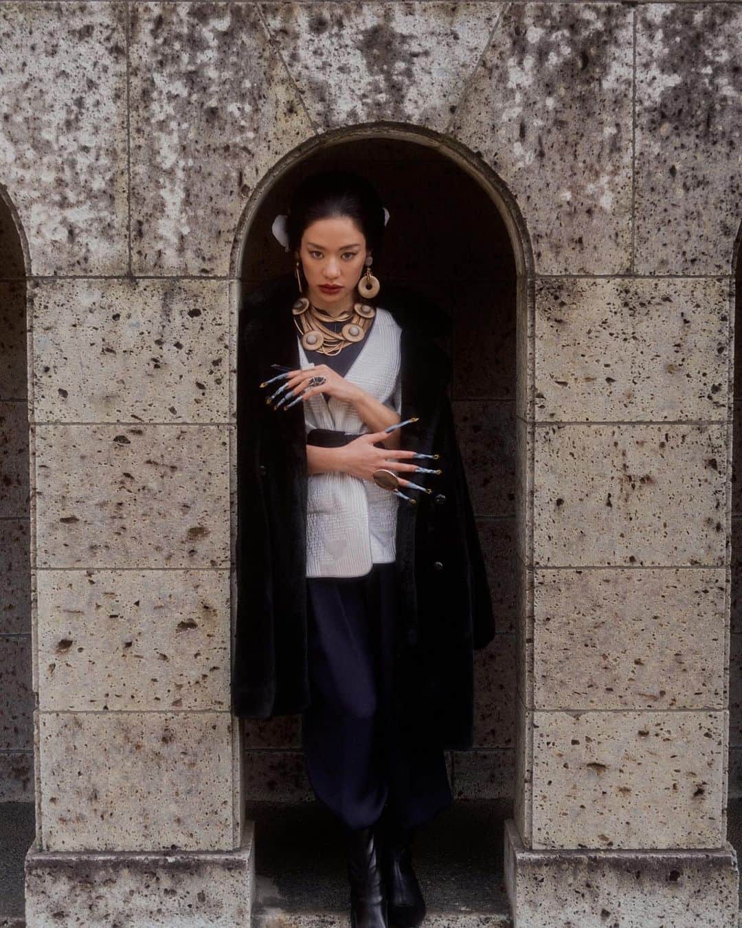 Shun Watanabeさんのインスタグラム写真 - (Shun WatanabeInstagram)「Styled for @awich098 @with_kodansha_official  Photography @johnclaytonlee  Hair and Make up @umeboooy  Nails @tomonyan55  Editor @chingyumi」3月17日 8時15分 - shun_watanabe
