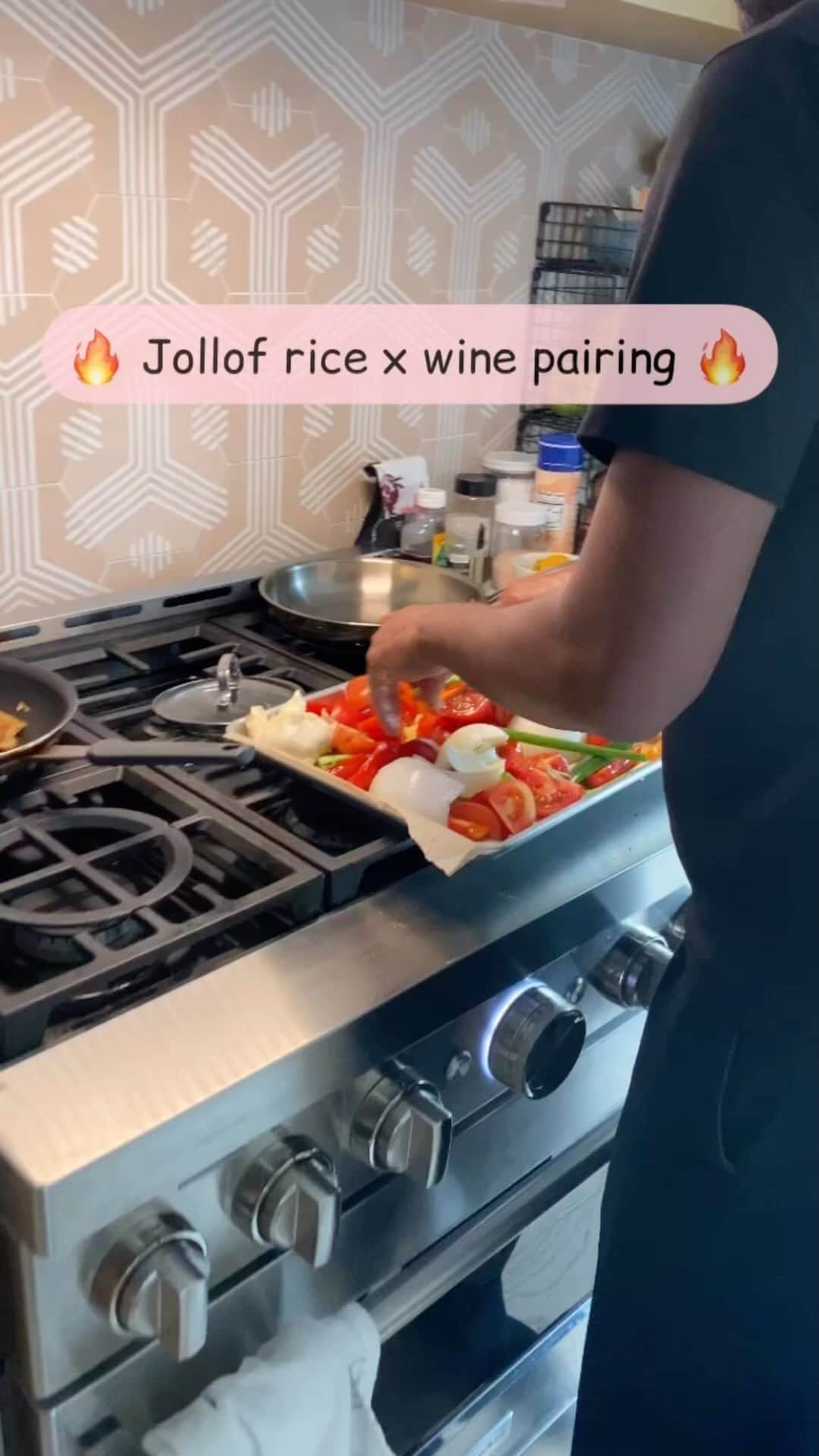 グレースマハリーのインスタグラム：「I just want to shout out @she.whoknocks for guiding us via FaceTime at the beginning of the pandemic on how to make jollof rice!!!!! My husband has taken over and I’m now restricted to pairing duty which I obviously love 😂 in addition to low alcohol & tannin wines, I’d absolutely recommend Palm wine, mead, or beer! Spice partners 🤝🏾   ** no jollof wars were created in this process*** 👀 🇸🇳 👀 🇬🇭 👀 🇳🇬 👀 🇱🇷」