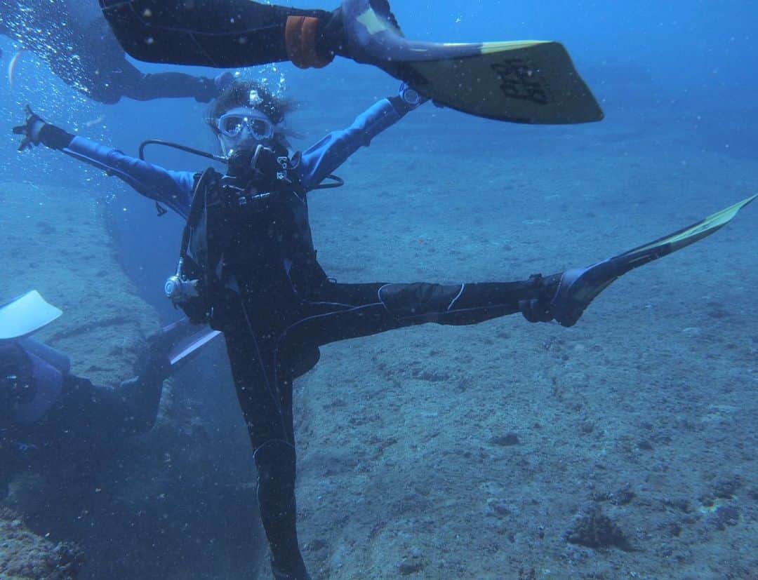 柊みずほのインスタグラム：「海の中だとテンション3倍📸」