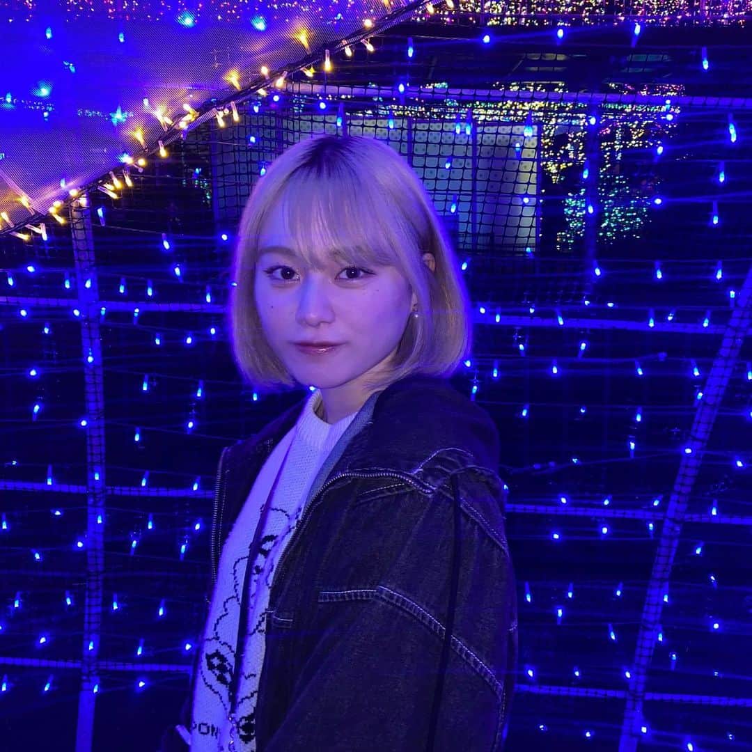 平瀬美里のインスタグラム：「魔銃ドナー巫 / かんなぎ のチケットは無事皆さんゲット出来ましたか?? ⁡ DMでいつ行くよ、チケット買ったよの報告嬉しいです🥲 とっても力になります🥺 ⁡ みいが演じさせていただくのは忌部榊という神主の役なのですが、、 なんか強くて難しい呪文を言うみたいです😵‍💫 ⁡ 新境地すぎるので是非みんなに見に来て欲しいです！よろしくお願いします🫶🏻」
