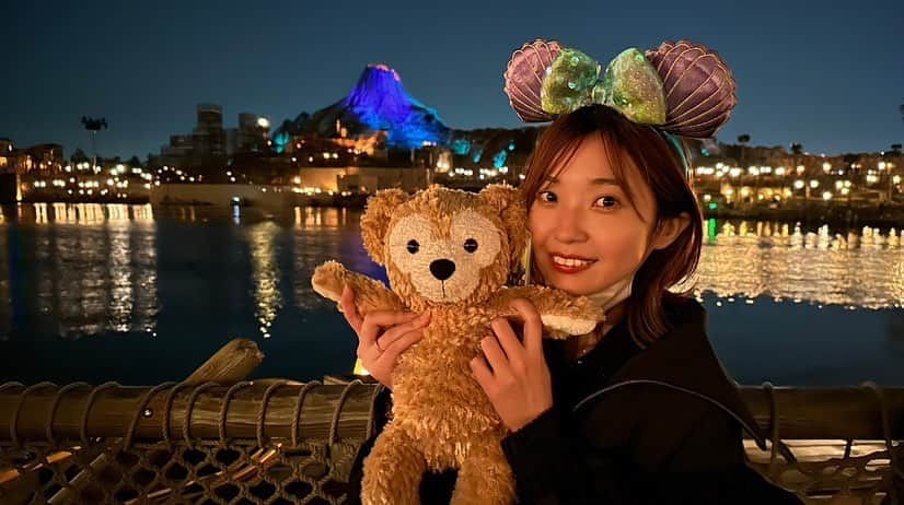 佐野礼奈さんのインスタグラム写真 - (佐野礼奈Instagram)「ディズニーシーに いってきたよ〜🌊🐭  今年は自分の誕生日に ヴィヴィアンのワンピを 買いました☺️🫶  #ディズニー #ディズニーシー #ディズニーカチューシャ #ディズニー写真部 #ディズニーリゾート #ディズニー部 #おやすみ #休日の過ごし方 #マーメイドラグーン #カチューシャ #」3月17日 20時15分 - chiyanopimaru