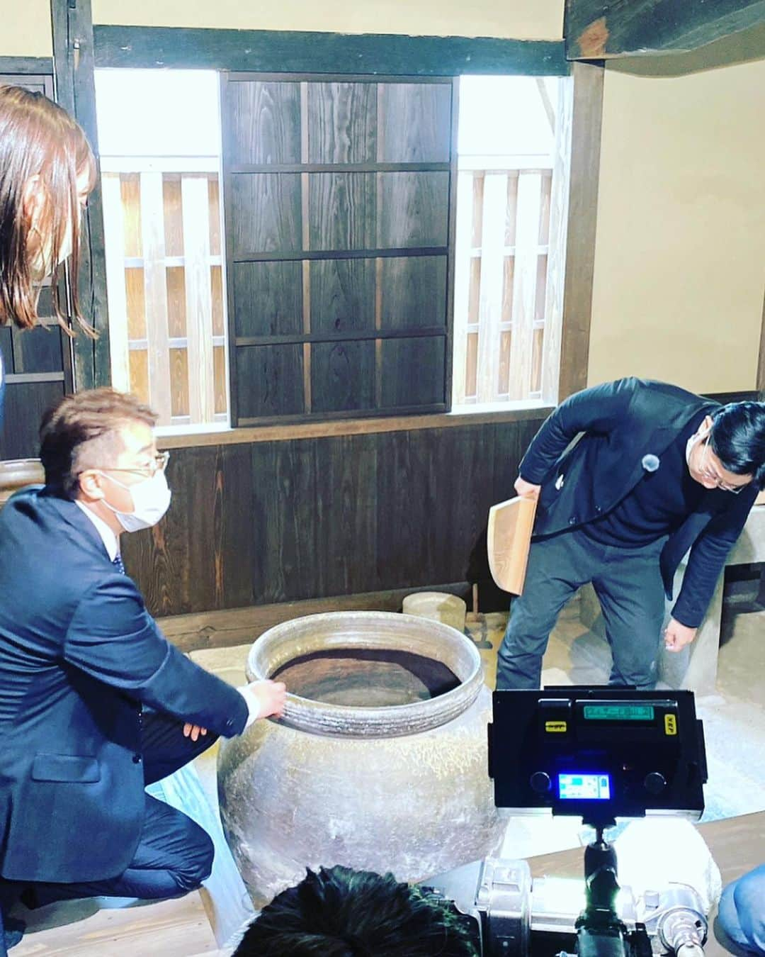 多賀公人さんのインスタグラム写真 - (多賀公人Instagram)「いよいよ磯田道史先生の日本遺産倉敷特番は明日土曜日14時から放送です。なんと司馬遼太郎さんの倉敷の若旦那という短編にも登場するお屋敷で貴重な古文書も公開。長州の奇兵隊が倉敷に！何が起きたのか？ぜひご覧下さい！ナビゲーターは私と素敵な阿部明日香さんです！  #歴史　#history #磯田道史　#倉敷　#日本遺産　#瀬戸内海放送　#司馬遼太郎　#倉敷の若旦那　#長州　#奇兵隊　#多賀公人　#阿部明日香　#アナウンサー」3月17日 21時11分 - kimito_taga