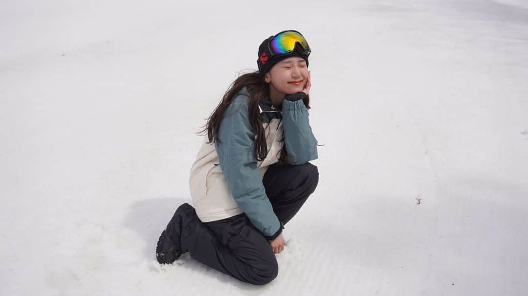 室田瑞希のインスタグラム：「☃️🏂 #室田瑞希 #スノボ #snowboard #スノボ女子 #スノボウェア #ゲレンデ」