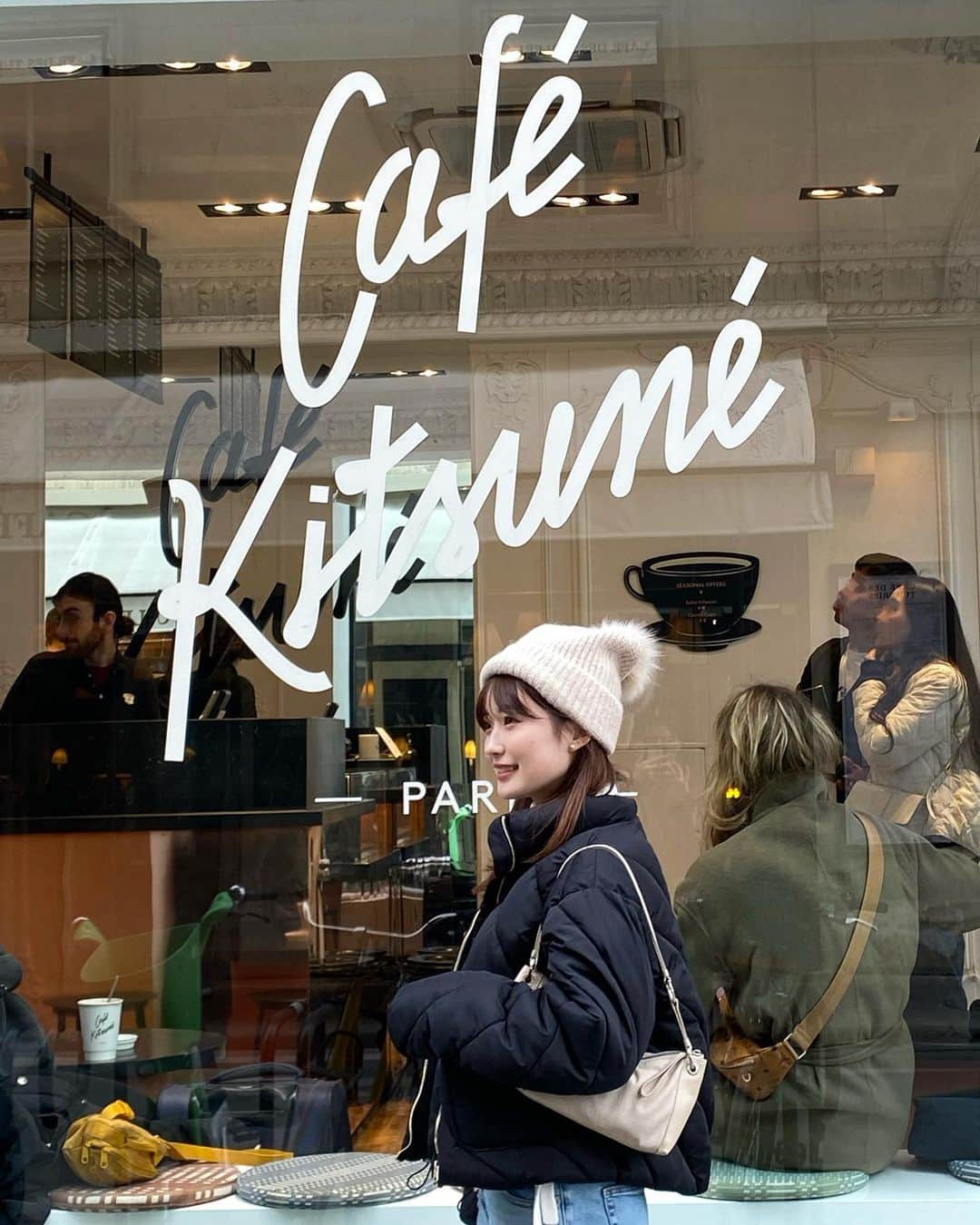 角川友紀のインスタグラム：「⁡ 🦊☕️ ⁡ 本場のキツネカフェ🇫🇷 ⁡ #CafeKitsune#CK #maisonkitsune#kitsunecafe」