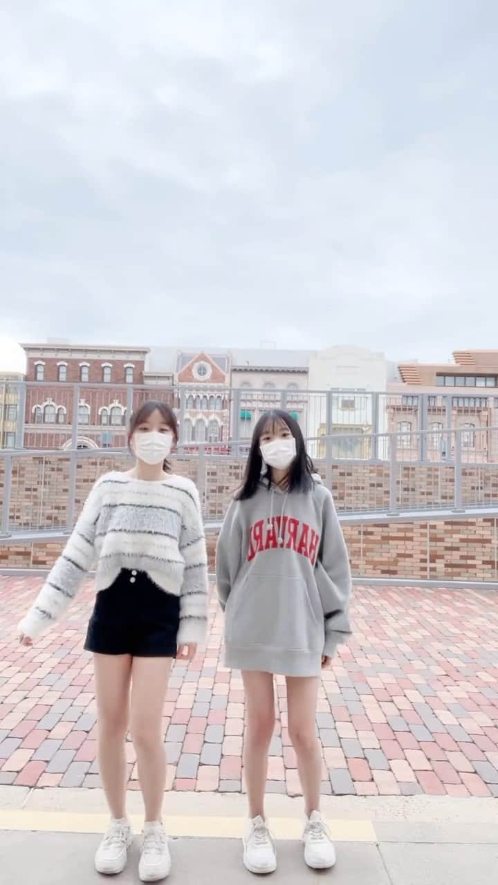 【TikTok】高校生エンタメ研究所のインスタグラム：「09世代、まだまだ若い あ ほい🧸🤎ちゃんです🐾 ⁡ コメント欄に、 めちゃスタイル良いけど 幼さが残ってる感じがいい。 って書いてあって すごく共感⭐️ ⁡ ユニバで2人で撮影してる TikTokがどれも良すぎなので👸 ぜひ、彼女のTikTokアカに 遊びに行って見てくださいっ♫ ⁡ これからも要チェケラ🤘😎🤘 な女の子でーす✩.*˚ ⁡ 編集部からは以上でーす！ ⁡ 【本日のモデルさん】 @aoiiiiiii3241  ⁡ TikTok ⇒ あほい🧸🤎 ⁡ いつもご覧頂き ありがとうございます😌 ⁡ 国民の皆さまが推してる 高校生をご紹介させて 頂いてます☆ ⁡ リール投稿は総選挙スタイル、 DM投票制で 選出させて頂いてます。 ⁡ 『今、日本一モテてる高校生』 をリアルに掲載している メディアとなっています👼 ⁡ 全国の芸能事務所 各メディア、各雑誌の編集部 レコード会社も含めた プロデューサーの方々と 提携しています！ ⁡ 次世代スター発掘などにも 貢献できれば光栄です。 ⁡ ⁡ 〜運営からのお願い〜 ⁡ いいね！お気に入りボタン！ ポチッとして頂けると嬉しいです👍 ⁡ また、投稿の下にある 飛行機マークを押してシェアして いただけると喜びますっ‪⸜‪‪☺︎‬⸝‬‪‪ ⁡ 初めましての方は フォローよろしくです！😘 ⁡ #jc  #jcブランド  #中学生女子  #女子中学生   #ユニバ   #ユニバコーデ   #usj  #可愛い女の子 #tiktok #ダンス動画 #ティックトック #てぃっくとっく #ティックトッカー #美少女 #美少女図鑑 #ギャル #japanesegirl  #tiktokjapan  #universalstudiosjapan  #japanesetiktok  #japanesegal  #indonesia」