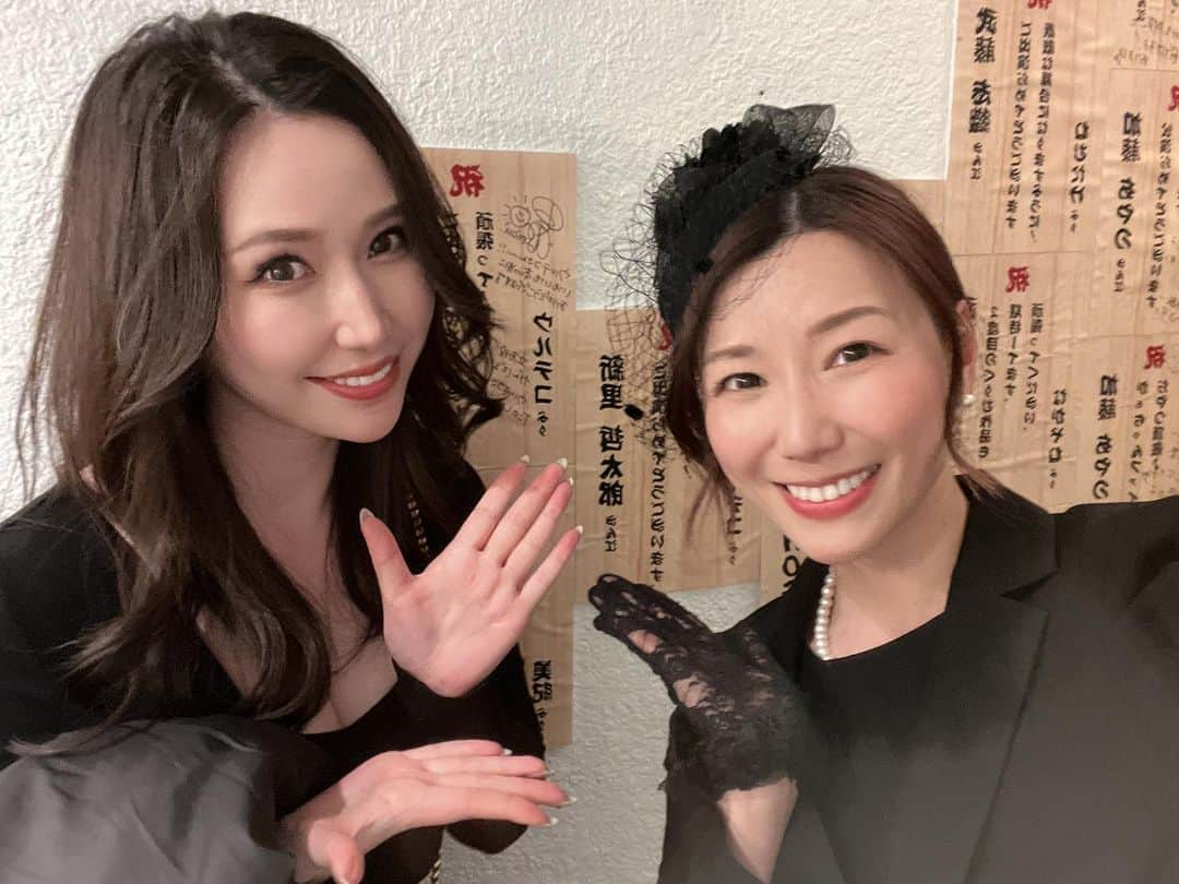 加藤あやののインスタグラム：「#ソウサイノチチル2023  初日は、なんと佐山愛ちゃんが見に来てくれました🙏✨ お忙しいのにありがとう😊」