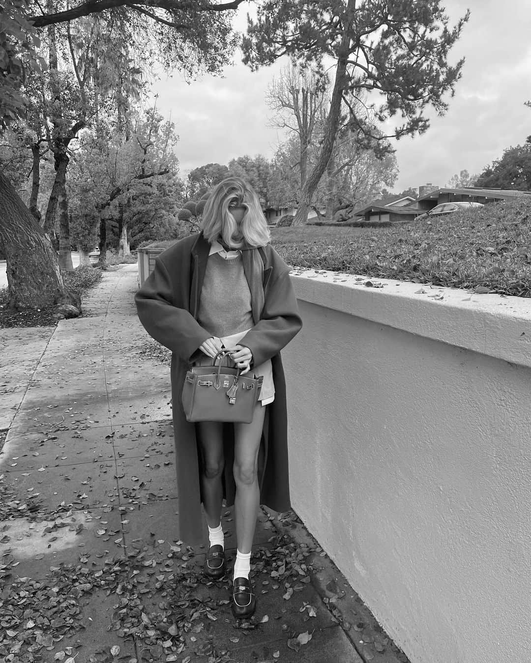 エルザ・ホスクさんのインスタグラム写真 - (エルザ・ホスクInstagram)「A day without rain🤍」3月17日 13時22分 - hoskelsa