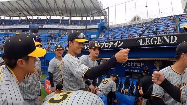 のインスタグラム：「3月17日、本日の声出しも#小幡竜平 選手です！ #阪神タイガース  #円陣 #声出し  #ARE」