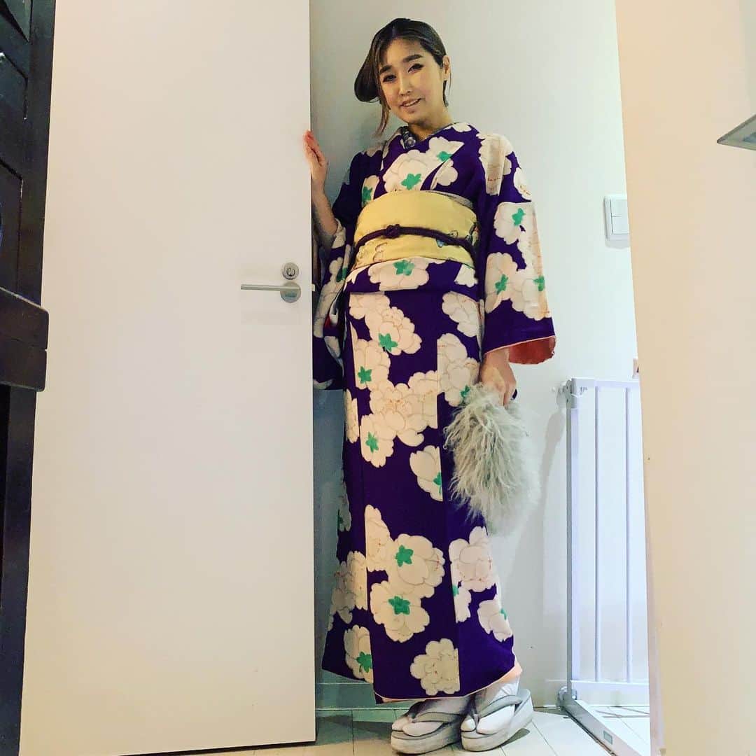 のインスタグラム：「ほわほわ八重桜の着物に馬と桜の帯でプッシーさんの髄液を接種しに。 #アンティーク着物　#着物　#着物コーディネート　#着物コーデ　#今日の着物　#kimono #ootd #japanesegirl」
