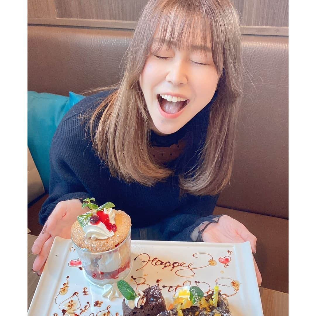 永作あいりさんのインスタグラム写真 - (永作あいりInstagram)「35歳になったよぉー🌸✨👏🏻 めでたい！！！！」3月17日 14時51分 - aili1129