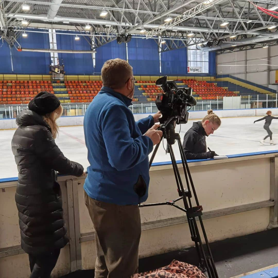 ダーシャ・ゲルムさんのインスタグラム写真 - (ダーシャ・ゲルムInstagram)「That's a wrap! ✨  Last stop: Tokyo 🇯🇵  Super proud of my attitude towards trainings while preparing for this World Championships.  Super proud I can represent Slovenia on another World Championships.  Super proud of my shape and super happy I am healthy and injury free and ready to enjoy another experience competing in Japan.  #figureskating #smallsteps #japan2023 #wc2023 #saitama2023 #team #love」3月17日 16時38分 - grmdas