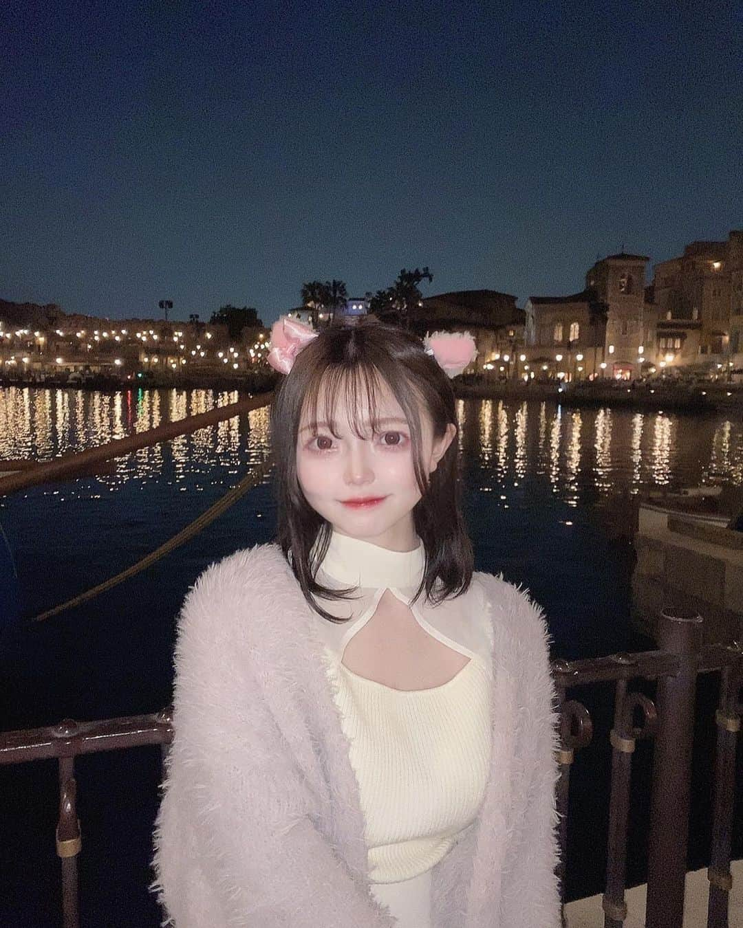 奥本陽菜さんのインスタグラム写真 - (奥本陽菜Instagram)「フッ軽DisneySea💫💭 ・ ・ ・ 「今日なにしてる？」 「部屋の模様替えしようかなあと」 「ディズニー行かね？」 「行く‼️」」3月17日 16時47分 - hinanohiroshima