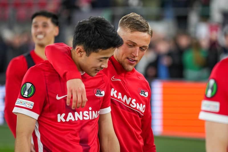 菅原由勢さんのインスタグラム写真 - (菅原由勢Instagram)「What a team performance last night! Let’s go next round!!!  昨日は素晴らしいチームパフォーマンスだった！次のラウンドへ！  #az #uecl @europacnfleague」3月17日 17時04分 - yukinarisugawara