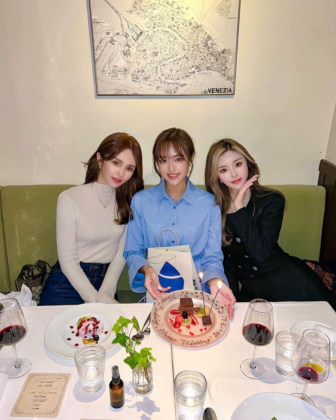 藤咲めいさんのインスタグラム写真 - (藤咲めいInstagram)「みいたんの誕生日＆結婚祝いした時の🙈💖 みいたんおめでと〜😌💍💘💘💘」3月17日 17時11分 - meyf333