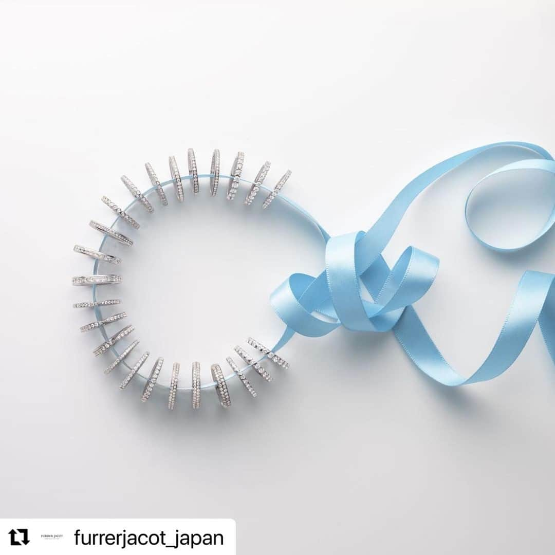 j_paris_bridalさんのインスタグラム写真 - (j_paris_bridalInstagram)「#Repost @furrerjacot_japan with @use.repost ・・・ ...  ＼セミオーダーのコレクション／  ◇フラー・ジャコーブティックにて販売中◇  フラー・ジャコーのメモワールシリーズ（エタニティリング）は、お客様の好みやご予算に合わせて、フル・ハーフなどオーダーしていただけるセミオーダーのコレクションです。 全42モデルバリエーションの中から選べます。  メモワールはフランス語で「記憶」「記念」を意味し、人生の様々な記念すべき機会を永遠の思い出として残すためにご用意したコレクションです。  セミオーダーでつくるエタニティリングは鍛造製のため、日常使いでも安心です  ご興味のある方はぜひHPのリング一覧からご覧ください。  ※HP>リング一覧＞エタニティリング  ▽HPはプロフィールのURLからご覧ください @furrerjacot_japan 　　　  #furrerjacot#スイス#ウェディング#ダイヤモンド#婚約指輪#結婚指輪#プレ花嫁さんと繋がりたい#サプライズプロポーズ#プロポーズ#プラチナ#ピンクゴールド#日本中のプレ花嫁さんと繋がりたい#結婚準備#ペアリング#記念日#婚約#結婚#プレ花嫁#指輪選び#結婚準備#入籍#フラージャコー#フラージャコーブティック#指輪迷子#鍛造#鍛造リング#セミオーダー#銀座」3月17日 17時16分 - j_paris_bridal