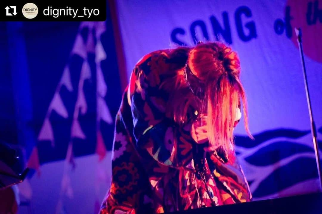 清春さんのインスタグラム写真 - (清春Instagram)「#Repost @dignity_tyo with @use.repost ・・・ .  3.11 福島 祈りも感謝も 未来へ繋げるパワーも伝わってきて、グッときました  この日のステージに、脈々と受け継がれてきた歴史ある民族衣装と 清春さん、ありがとうございました  🕯  @kiyoharu_official ph : @ishii_maki vintage suzani  @dignity_tyo at : @songoftheearth311  #清春 #kiyoharu #福島 #未来へ #suzani #dignity_tyo」3月17日 17時20分 - kiyoharu_official