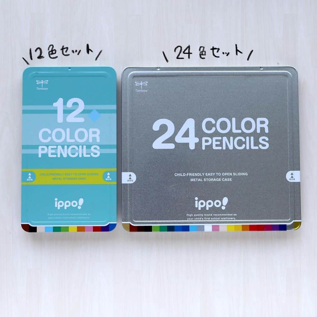 トンボ鉛筆さんのインスタグラム写真 - (トンボ鉛筆Instagram)「#トンボ商品ピックアップ　「ippo!スライド缶入色鉛筆」  新入学アイテムに🌸 本日は #スライド缶入色鉛筆 をご紹介します！ 「固くてフタが開けにくい」「開けたとき色鉛筆がバラけちゃう」「もっとスペースを広く使いたい」…そんな声にお応えして生まれたアイテムです✨ スライド式の蓋になっていて弱い力のお子さまでもラクラク開閉👍鉛筆もバラけず安心です。 蓋は外して本体の下に重ねられるので、狭い机でものびのび作業ができちゃいます！  色鉛筆の軸には大きな名前欄つき✏ また蓋の端っこにはカラーバーが付いているので、片付けの時に目印になり便利＆補充も簡単です◎  ラインナップは12色セット（5種）と24色セット（3種）。  この春入学・進級されるお子さまにとってもおすすめです😊🌸  #トンボ鉛筆 #tombowpencil #tombow #文房具 #文具好き #文房具好き #文房具好きな人と繋がりたい #stationery #stationerylove #文房具好きな人と繋がりたい #文房具好き #イッポ #ippo #色鉛筆 #新入学グッズ #入学祝い #入学祝いプレゼント #入学祝いギフト #新一年生 #ノンキャラクター #トンボのイッポ #トンボのippo #入学準備 #新入学 #新学期 #小学生ママ #小学生パパ」3月17日 18時03分 - tombowpencil