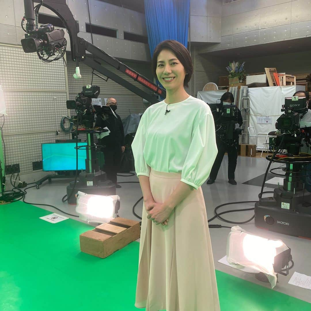 テレビ東京「ガイアの夜明け」さんのインスタグラム写真 - (テレビ東京「ガイアの夜明け」Instagram)「【今夜10時10分OA】  ガイアの夜明け 「トルコ大地震　知られざる闘い　〜密着！ニッポン医療チーム〜」  ２月６日に発生したトルコ・シリア地震。死者は５万２千人を超える大災害となりました。 その被災地にいち早くニッポンの医療チームが入り、傷ついた人々を救っていました。ガイアのカメラもすぐに現地に入り、その活動に密着。  中にはがれきの下敷きになり右手を無くした少女と、娘をかばって同じく右手を失った父親の姿も・・・。献身的に治療を施す日本の医師や看護師たちとの間には深い絆が生まれていました。  さらに、現地の復興に貢献する日本の企業や団体も取材。  知られざる闘い、ぜひご覧ください。  ブラウス、スカート　#ADORE アクセサリー　#TAKEUP  #テレビ東京　#ガイアの夜明け  #トルコ　#TMAT 　#徳洲会  #JICA  #コマツ #東洋鋼鈑」3月17日 18時10分 - gaia_no_yoake