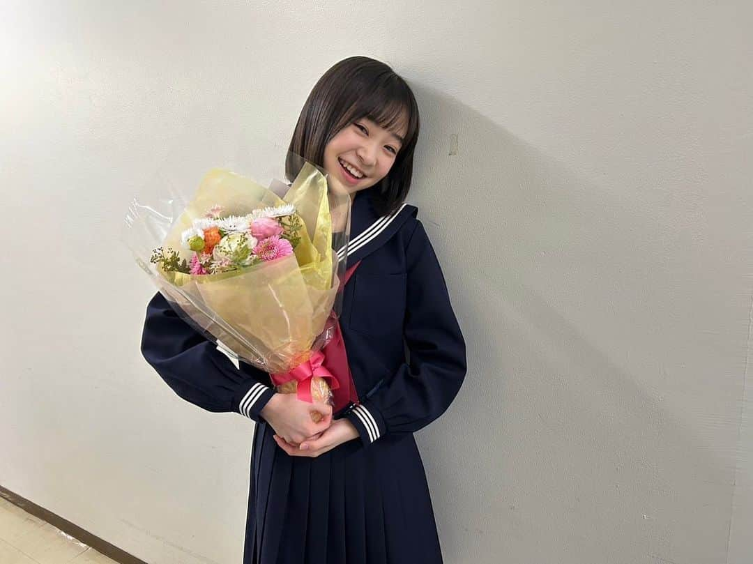 新井美羽のインスタグラム：「今日「#100万回言えばよかった」 10話、最終回になります〜😿  最後の最後まで素敵なシーンが詰まっているので是非是非見ていただけると嬉しいです🙌 #金ドラ100よか #新井美羽 #トップコート #topcoat」