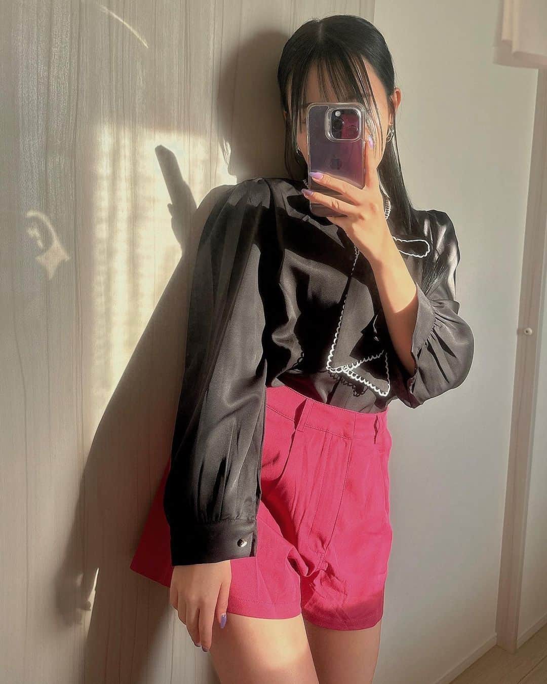 歩乃華（ほのらん）のインスタグラム：「何枚目が良き？🥹🥹💓 今年の春夏もSHEINで乗り切ります！笑 クーポン使ったら安くなるから使ってね😻 ↓ クーポンコード: honoka23 クーポンの使用で、 お買い上げ金額 1~5,999円まではセール価格より15%OFF、  6,000円以上は20%OFF! 利用期限は6月末まで！  1枚目 トップス:11364474 パンツ:10744303  2枚目 トップス:1554708 パンツ:12962097  3枚目 トップス:8929137 パンツ:9979789  #SHEINforAll #SHEIN  @shein_japan @sheinofficial #pr」