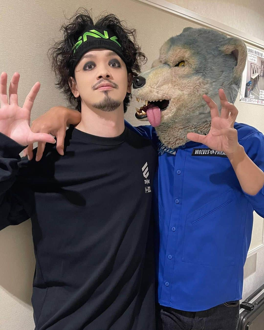 Yamatoのインスタグラム：「w/ DJ Santa Monica from @mwamofficial 🐺  久シブリニDJ Santa Monica先輩トオ会イデキマシタ！オセワニナッテイルDJノセンパイ！ #MANWITHAMISSION #MWAM #TNNK  #MEGAVEGAS #MEGAVEGAS2023」