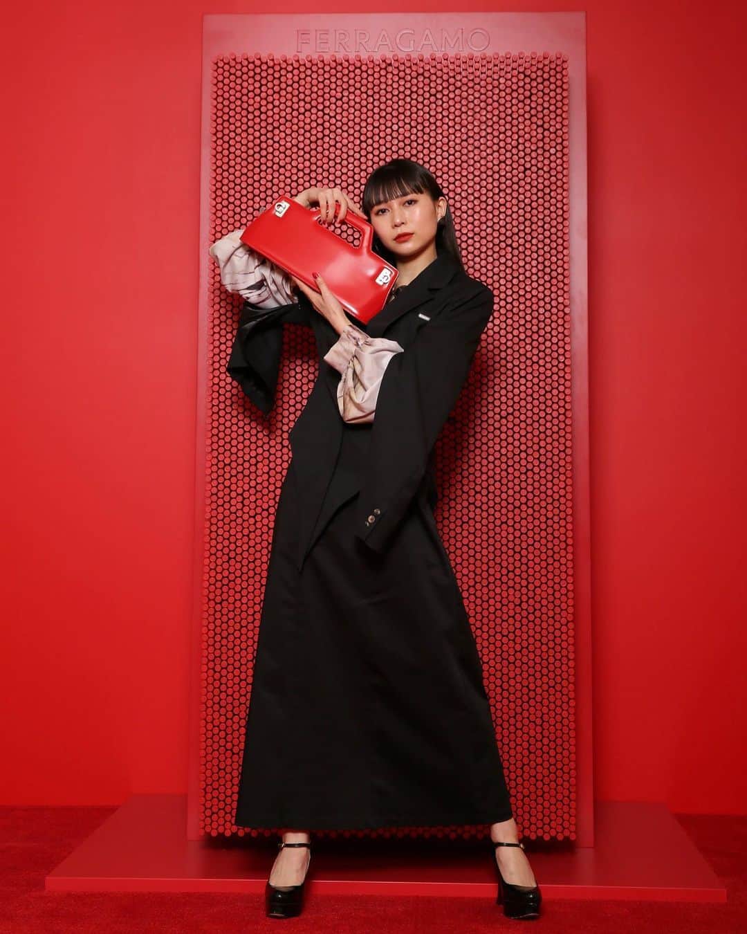 庄司芽生さんのインスタグラム写真 - (庄司芽生Instagram)「👠FERRAGAMO SPRING SUMMER 2023  COLLECTION in FERRAGAMO GINZA🌹  新アイコンカラーの明るく鮮やかなレッドが とても印象的なコレクションでした❤️‍🔥  @ferragamo  @_maximiliandavis_   #FERRAGAMOSS23 #フェラガモ」3月17日 19時11分 - mei_tokyogirlsstyle