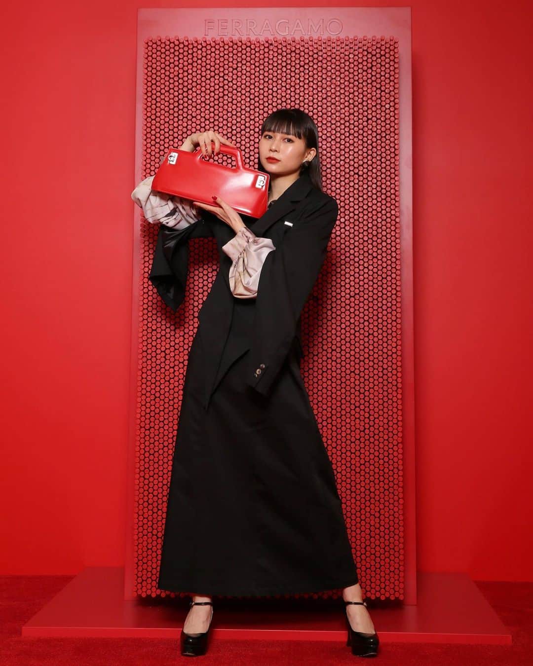 庄司芽生さんのインスタグラム写真 - (庄司芽生Instagram)「👠FERRAGAMO SPRING SUMMER 2023  COLLECTION in FERRAGAMO GINZA🌹  新アイコンカラーの明るく鮮やかなレッドが とても印象的なコレクションでした❤️‍🔥  @ferragamo  @_maximiliandavis_   #FERRAGAMOSS23 #フェラガモ」3月17日 19時11分 - mei_tokyogirlsstyle