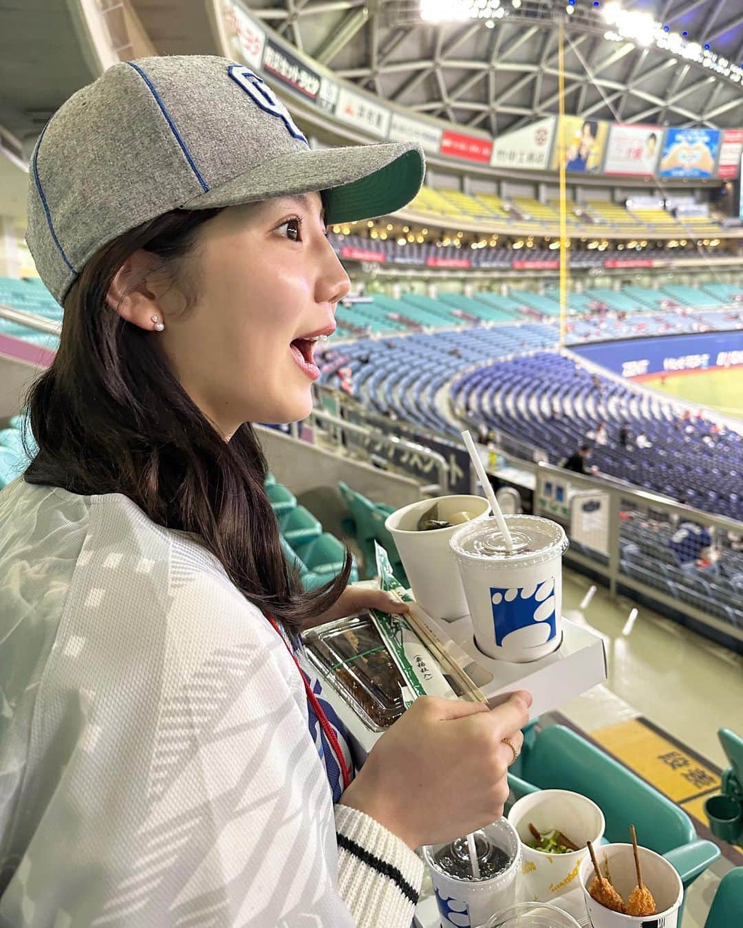 竹内佐織さんのインスタグラム写真 - (竹内佐織Instagram)「オープン戦🐲⚾️  テレビで見るのも好きだけど、会場の熱気って最高だ✌️  . . #ドラゴンズ #ドラゴンズ女子 #中日ドラゴンズ #中日スポーツ #野球女子 #野球観戦」3月17日 19時29分 - takeuchi_saori_official