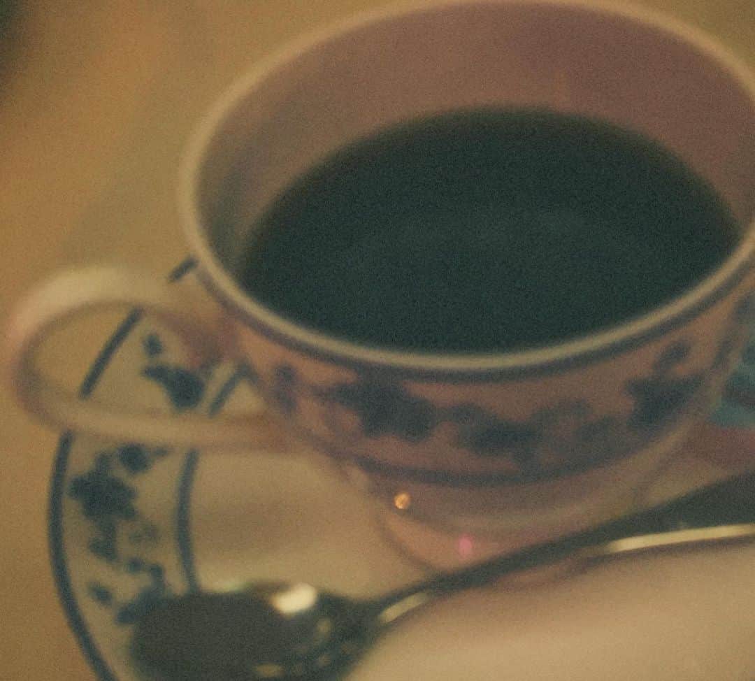 川越紗彩さんのインスタグラム写真 - (川越紗彩Instagram)「・  以前、ロケでおじゃまさせていただいた喫茶ロンドンさん☕️ 昭和レトロな店内が可愛かったな〜〜！  ままさんおすすめのプリンアラモードはボリュームたっぷり！美味しすぎてぺろりと完食🍮💭   #喫茶ロンドン  #新潟カフェ  #レトロカフェ  #フィルムカメラ  #filmcamera  #film  #nst  #ngt48」3月17日 19時27分 - saaya_kawagoe_ngt48
