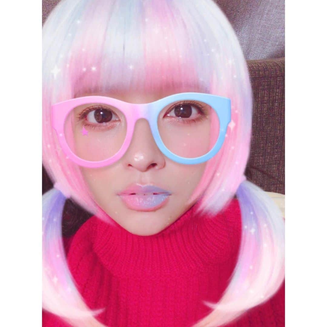 水崎綾女のインスタグラム：「今日からNew 作品がクランクイン。 初日、朝から濃ゆいシーンをバンバン撮っています。へろへろじゃ〜‼︎  おなかすーいーたーっ‼︎ 後半も頑張ろ〜  ※解禁前なので写真は関係ないもの」