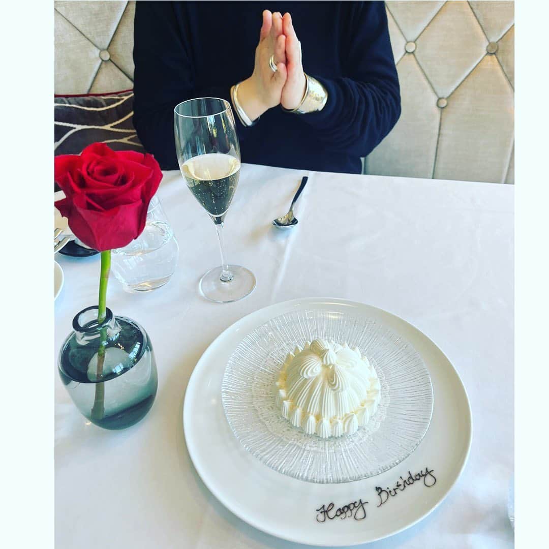 journaleatripのインスタグラム：「Birthday Monthly  3月はお誕生日お祝い月間 そして卒業祝いもあちらこちらで  日々何かと　オメデトウ　 めでたくもあり月日の速さに考え深い！  #受け継ぎたいレセピ #コンソメスープ」