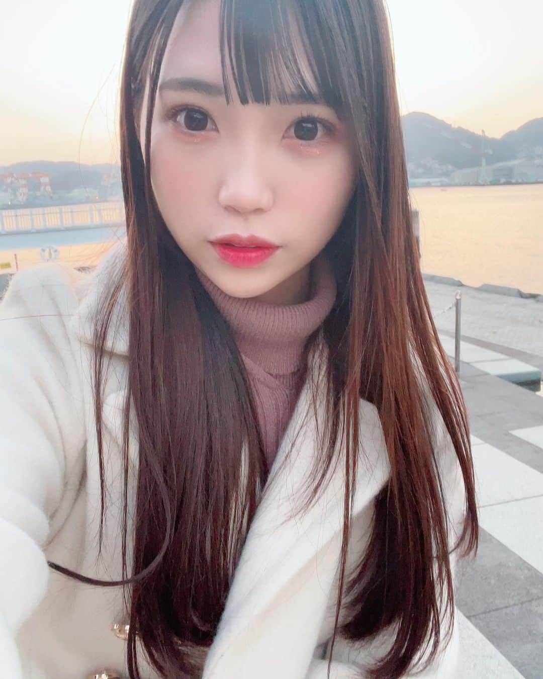 のインスタグラム：「今週も1週間お疲れ様でした\❤︎/  みんな土日は何すると〜？？🌸  #fyp #fashion #instalike #instagood #ootd #redyazel #niceclaup #code #骨格ストレート #高身長コーデ #おすすめ #冬 #冬コーデ #コート #コートコーデ #長崎 #nagasaki」