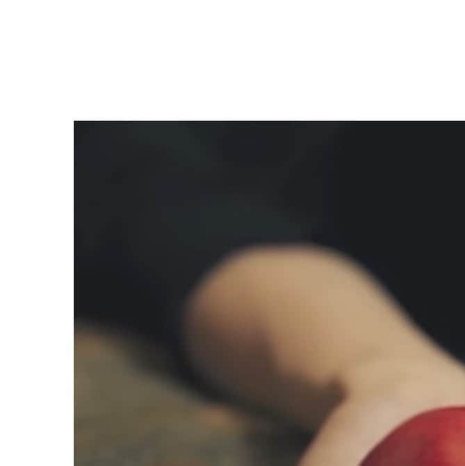 植田真梨恵さんのインスタグラム写真 - (植田真梨恵Instagram)「2014年11月19日発売 2nd Single「ザクロの実」  収録曲 1.ザクロの実 2.ハイリゲンシュタットの遺書 3.朝焼けの番人  全体的にピアノ楽器でまとまっているシングルです。  #20141119 #mariearchive #ザクロの実 #Applemusic #Spotify」3月17日 21時57分 - u_e_d_a_m_a_r_i_e