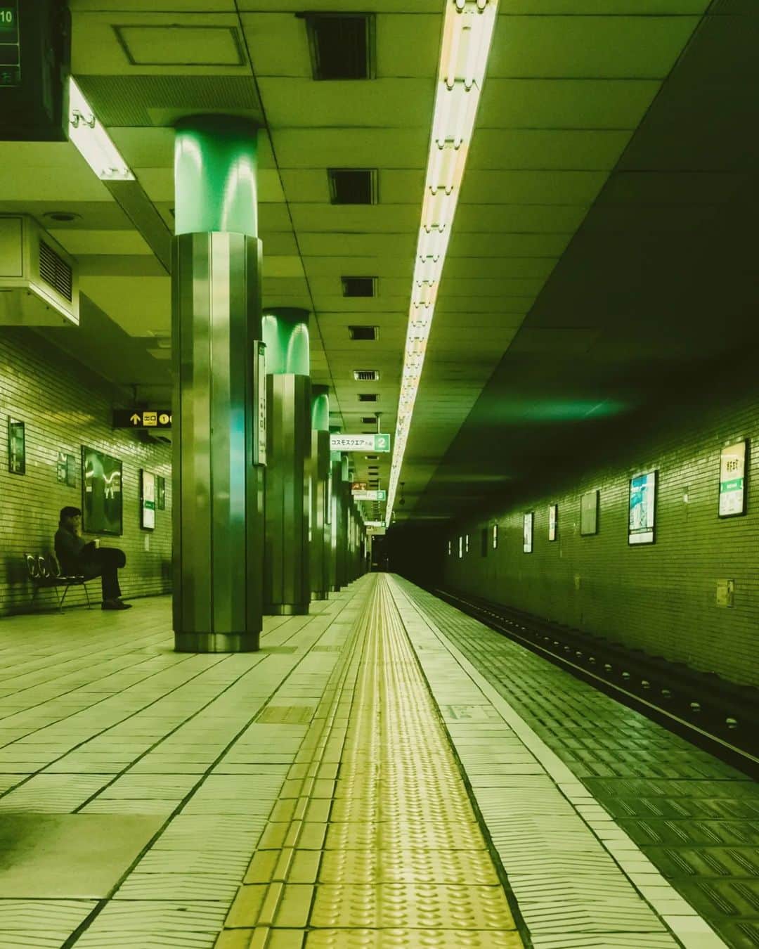 woody_chaiのインスタグラム：「under」