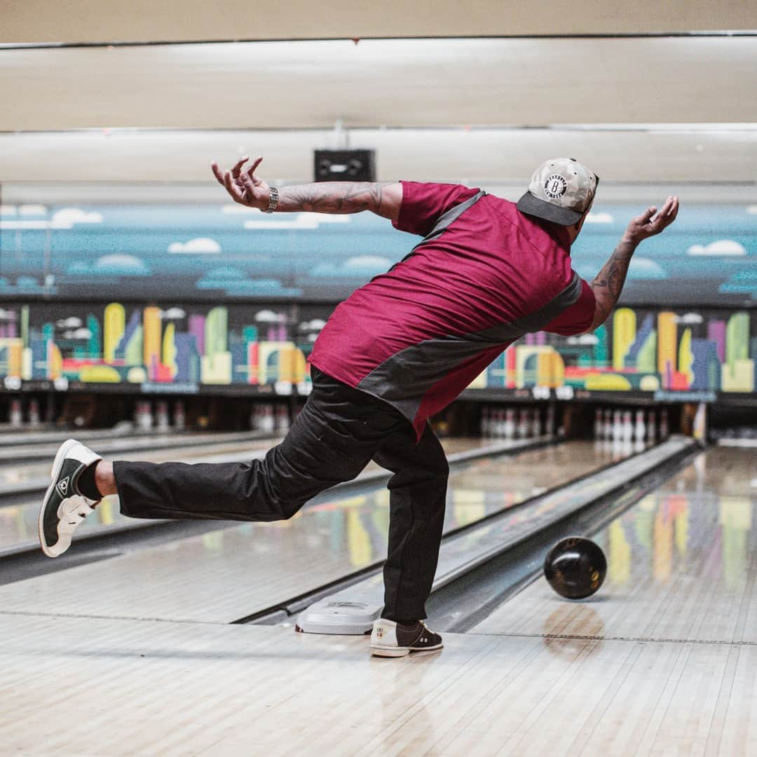 レッドキャップのインスタグラム：「#Friyay Who’s throwin’ strikes tonight!?」