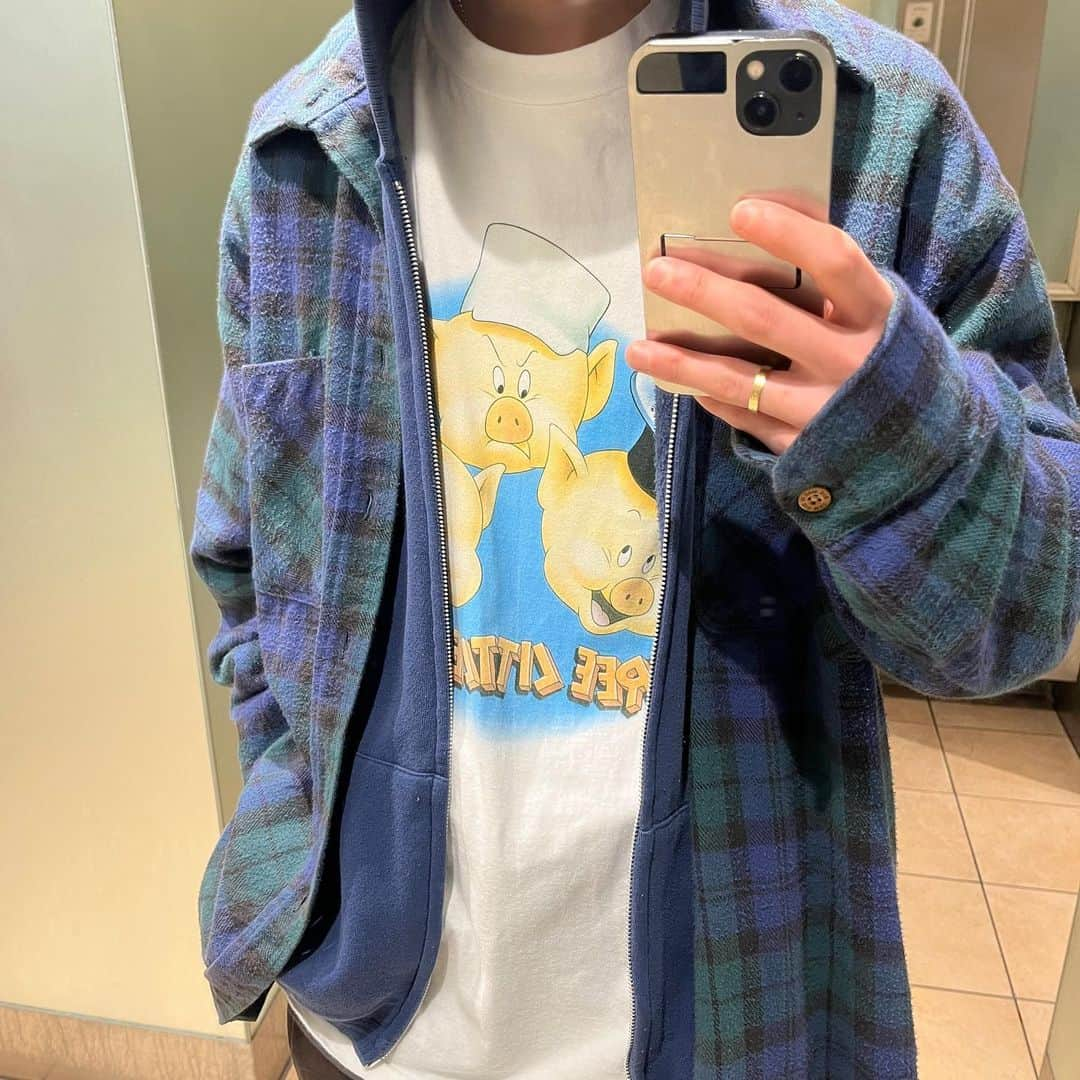 悠斗さんのインスタグラム写真 - (悠斗Instagram)「. Tシャツにジップパーカーにネルシャツが大好物🙆🏻  Shirt: 90s BIG MAC Hoodie: 90s Lee Tee: 90s Disney "Three little pigs"」3月17日 22時04分 - _tsu_0312