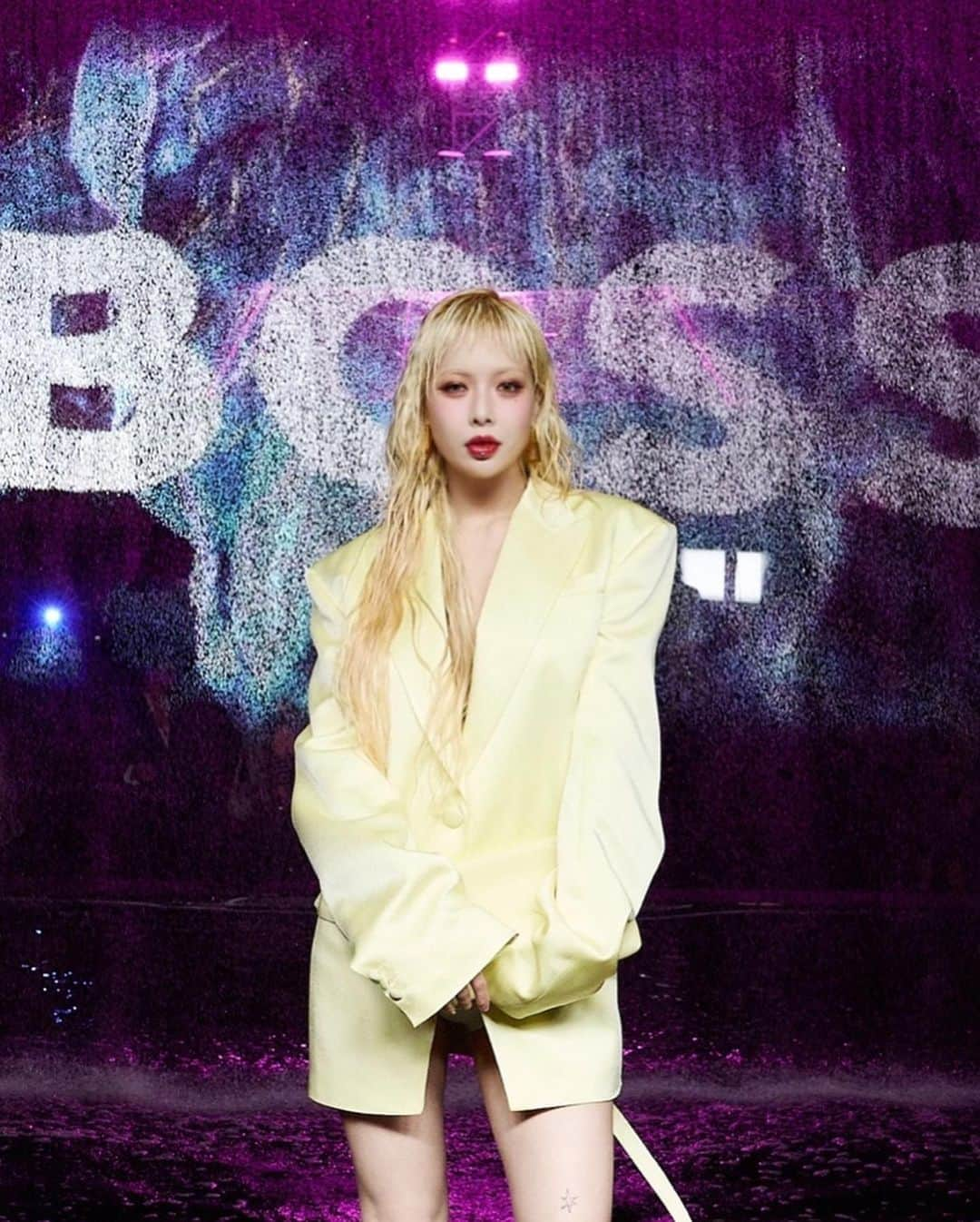 ヒョナ さんのインスタグラム写真 - (ヒョナ Instagram)「감사해요🤍 @boss 🌹✨」3月17日 23時30分 - hyunah_aa