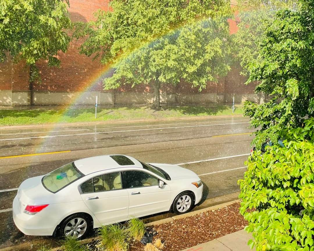 ホンダのインスタグラム：「Looks like someone’s heading for a bright day 🌈🍀   📸: bpmccauley, thanks for sharing your #HondaLove! #HondaAccord」