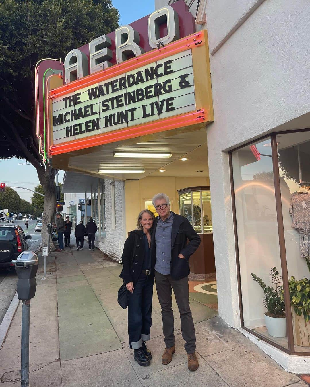 ヘレン・ハントのインスタグラム：「What a beautiful night. To honor #neiljimenez in that way, to see his work and hear from @cine_fix how prolific he was and to be reminded how beautiful #TheWaterdance and #River’sEdge are.   Thank you to @am_cinematheque  and to all who decided to come. It’s deeply appreciated 🎥 🍿」