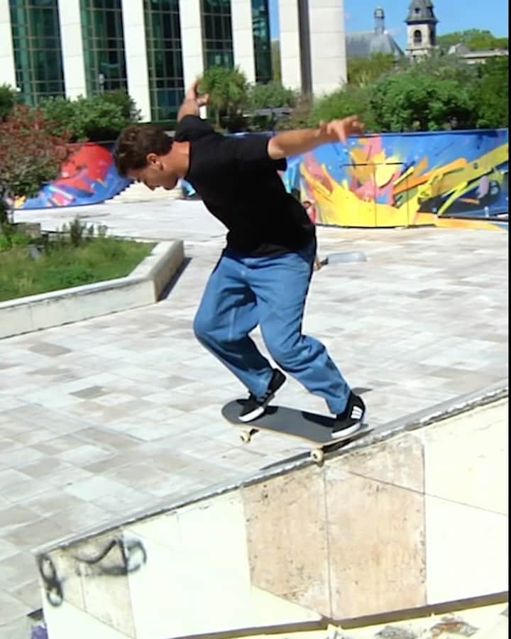ヴィンセント・ミルウ のインスタグラム：「🔥☄️ @spitfirewheels @freeskatemag  Avant-garde by @lucciii__ is up on Youtube ‼️🫂 Such a good crew filming for this 💗」