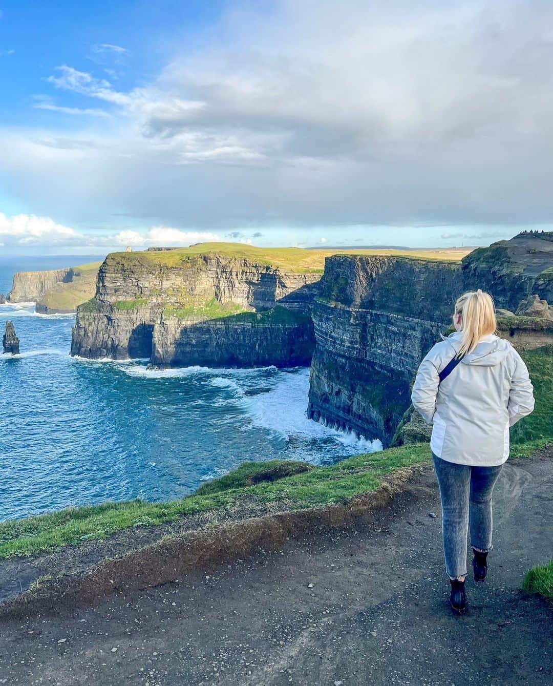 デルタ航空のインスタグラム：「Views like this are worth more than a pot of gold.」