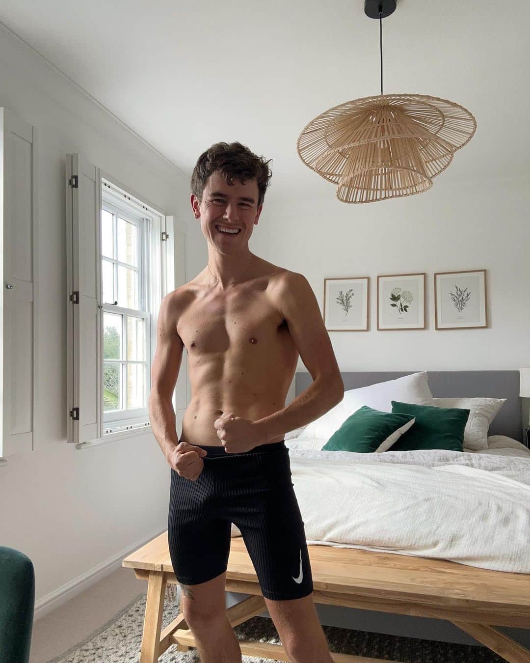 のインスタグラム：「shredded (with love)」