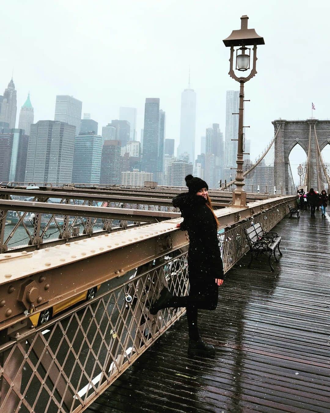 ゴーダ・ブトクテのインスタグラム：「Forever in love with this city 🥰 📸- @andreafahlander . . . . #newyorkcity #brooklyn #brooklynbridge #usa #tourlife #tour #travelling #traveler #newyork」