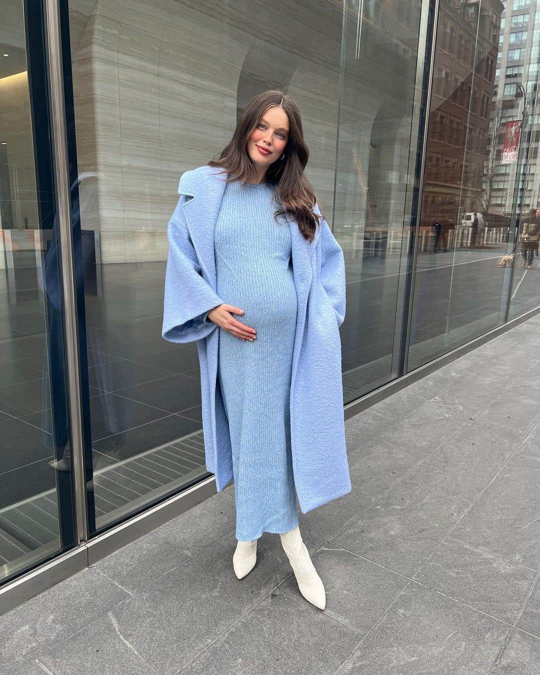 エミリー・DiDonatoのインスタグラム：「A jam packed day of exciting @covey meetings at 33 weeks pregnant. How do I celebrate and take a nap at the same time? 😂🕊」